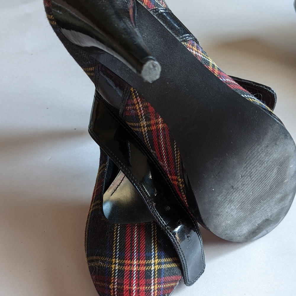 Heels - Picture 2 of 2